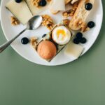 Warum werden gekochte Eier blau: Ursachen, Auswirkungen und Lösungen